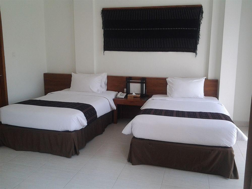 Luwansa Beach Resort Labuan Bajo Ngoại thất bức ảnh