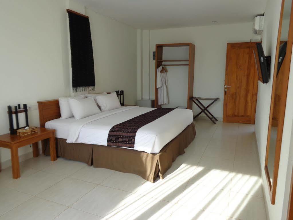 Luwansa Beach Resort Labuan Bajo Ngoại thất bức ảnh