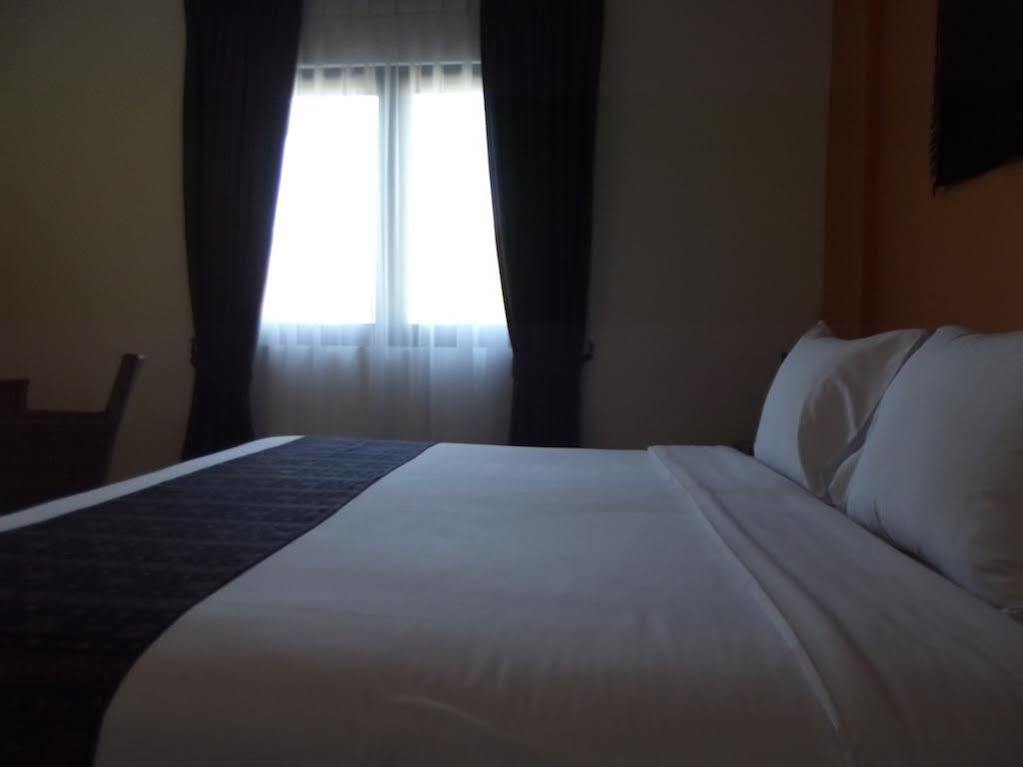 Luwansa Beach Resort Labuan Bajo Ngoại thất bức ảnh