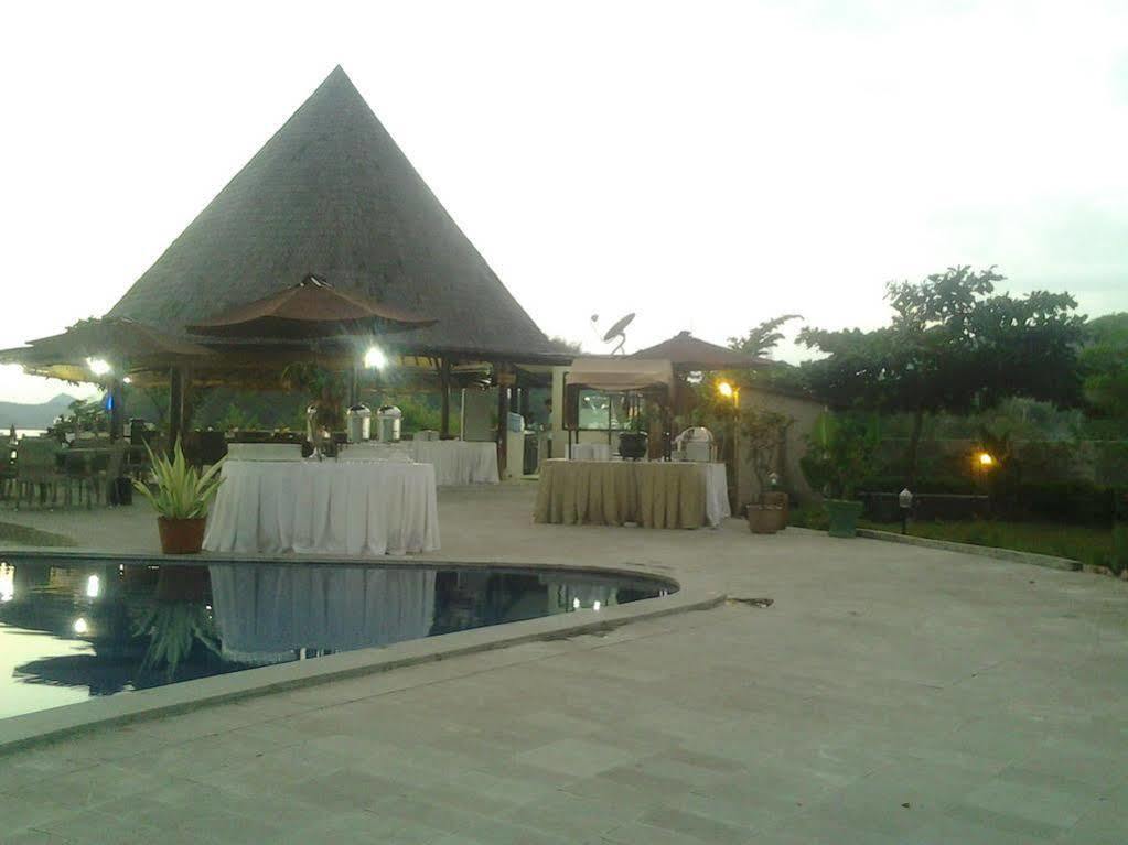 Luwansa Beach Resort Labuan Bajo Ngoại thất bức ảnh