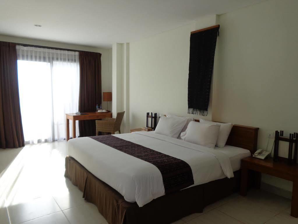 Luwansa Beach Resort Labuan Bajo Ngoại thất bức ảnh