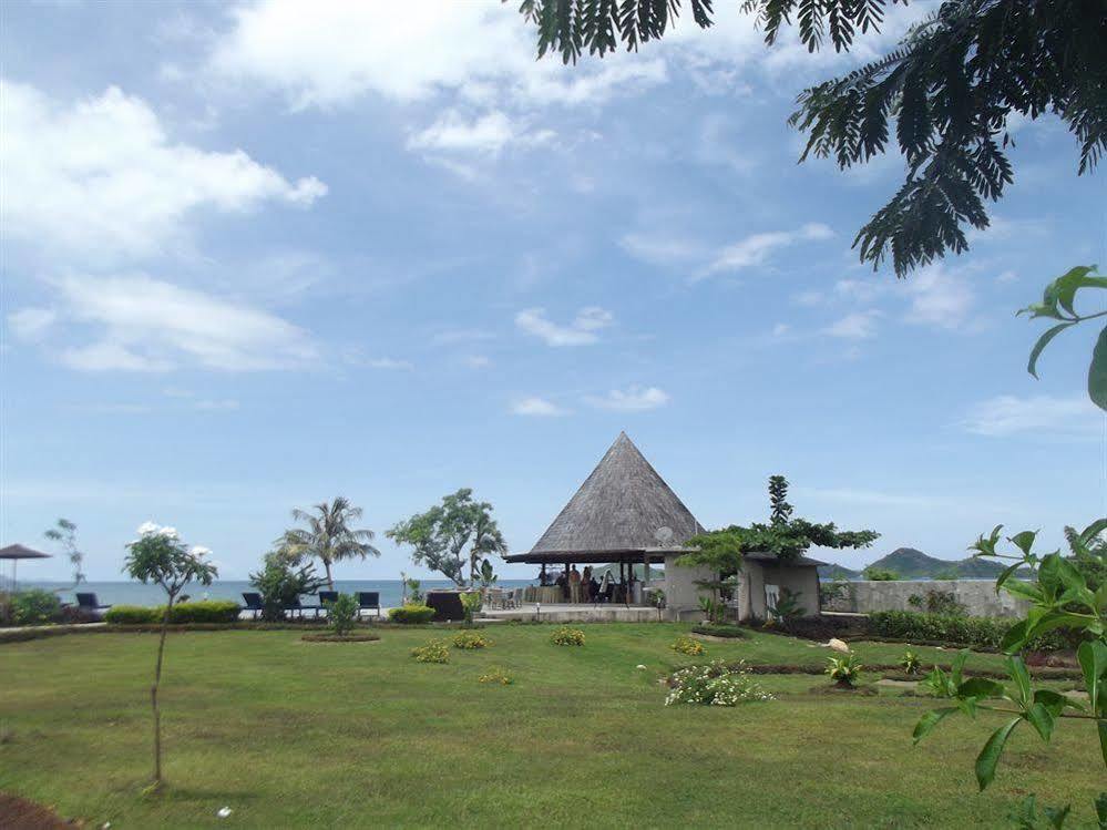 Luwansa Beach Resort Labuan Bajo Ngoại thất bức ảnh